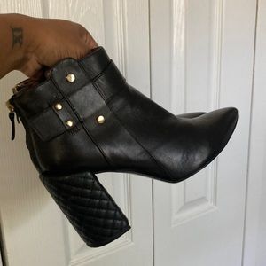 🖤 BCBGMAXAZRIA 🖤 ANKLE BOOTIES 🖤